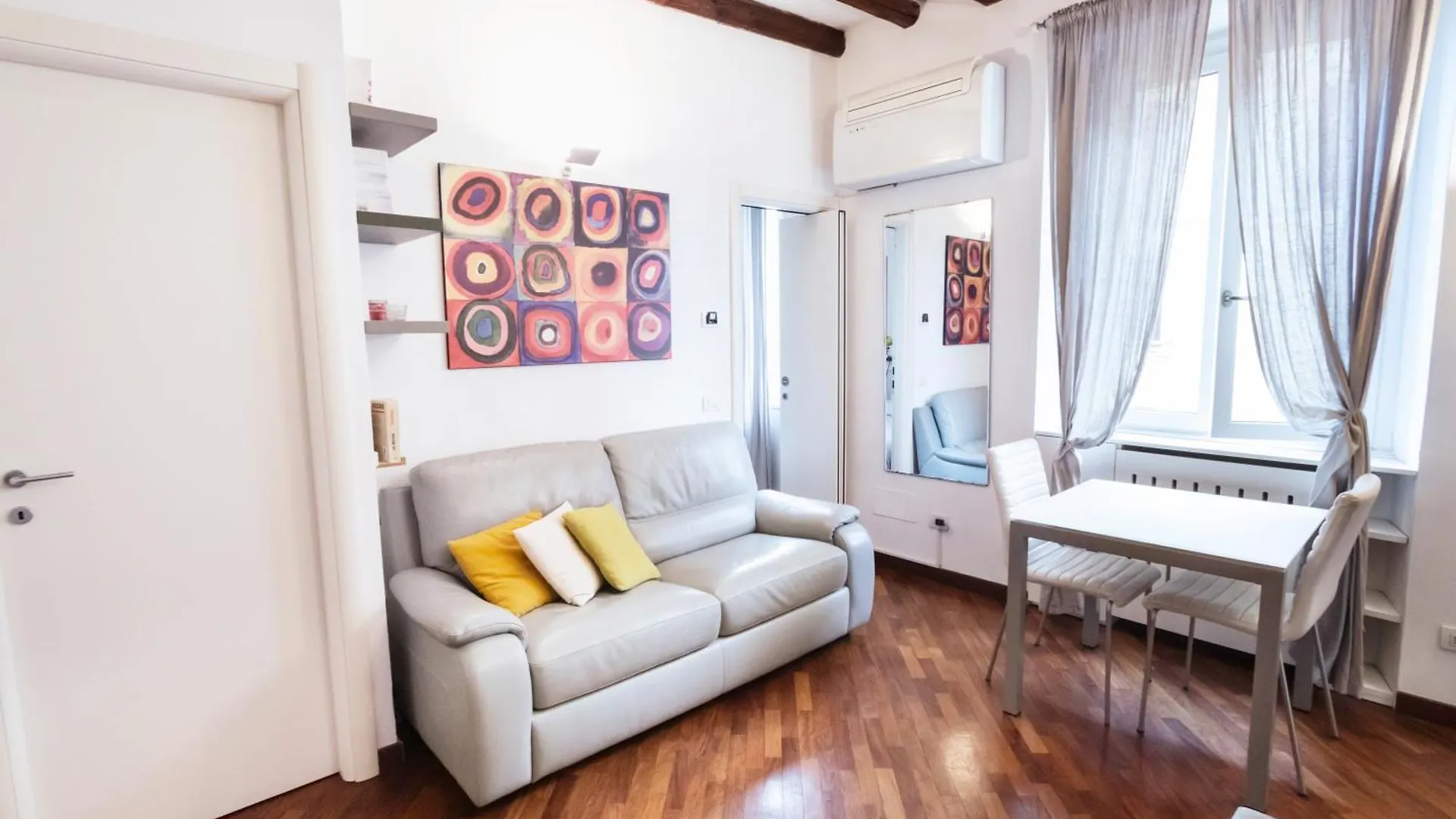 Cosy And Bright Flat In The Heart Of Porta Venezia Apartment Milan